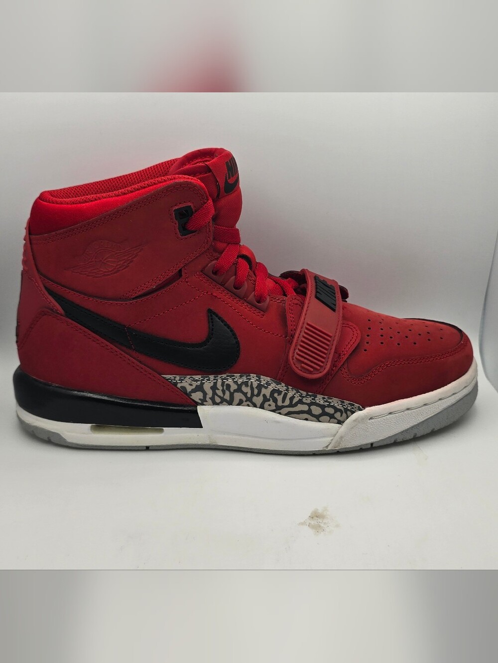 NEW Nike Jordan Legacy 312 Youth/Kids Athletic Shoes, Red/Black, AT4040-601 6.5y